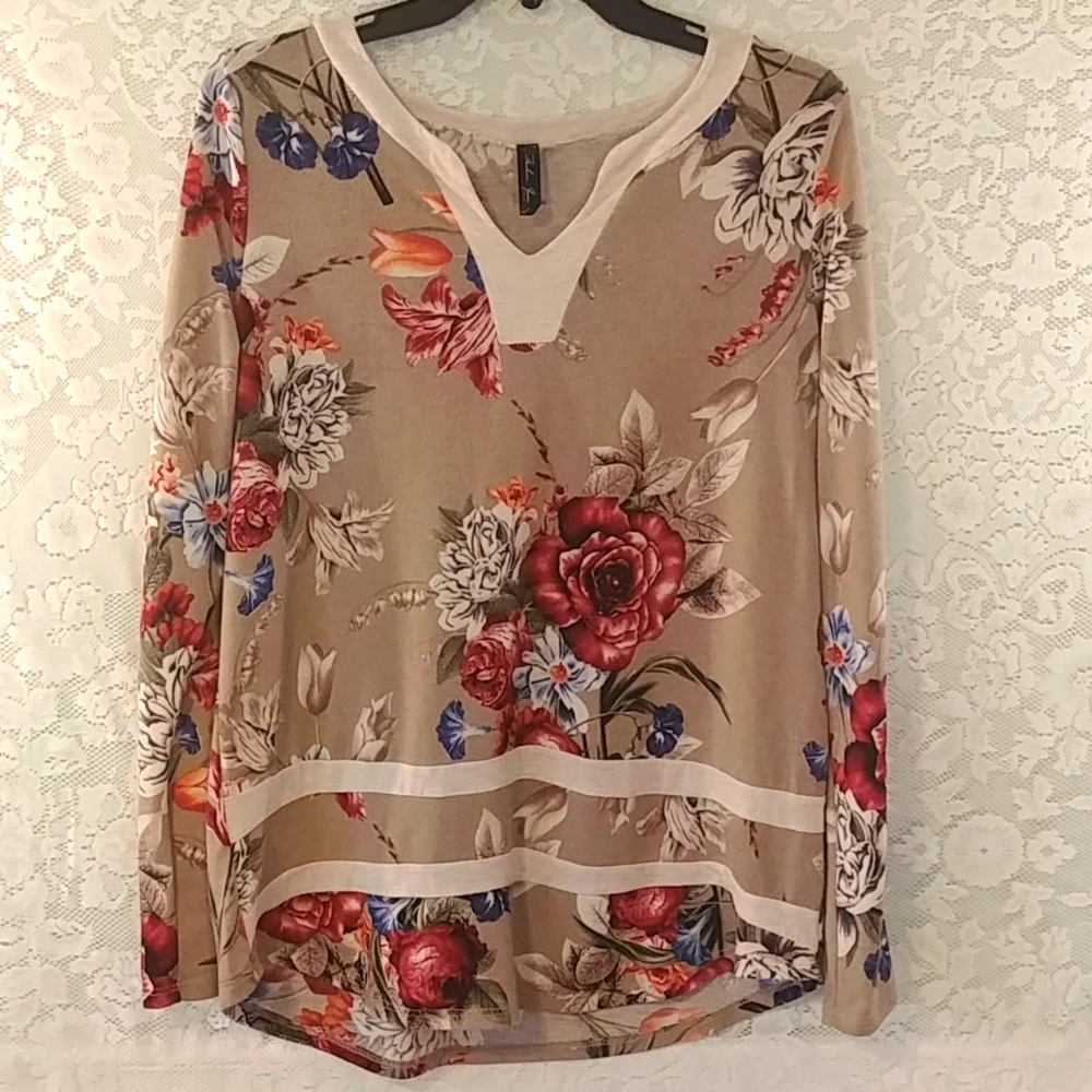 Fashion Queen Top Size Large.